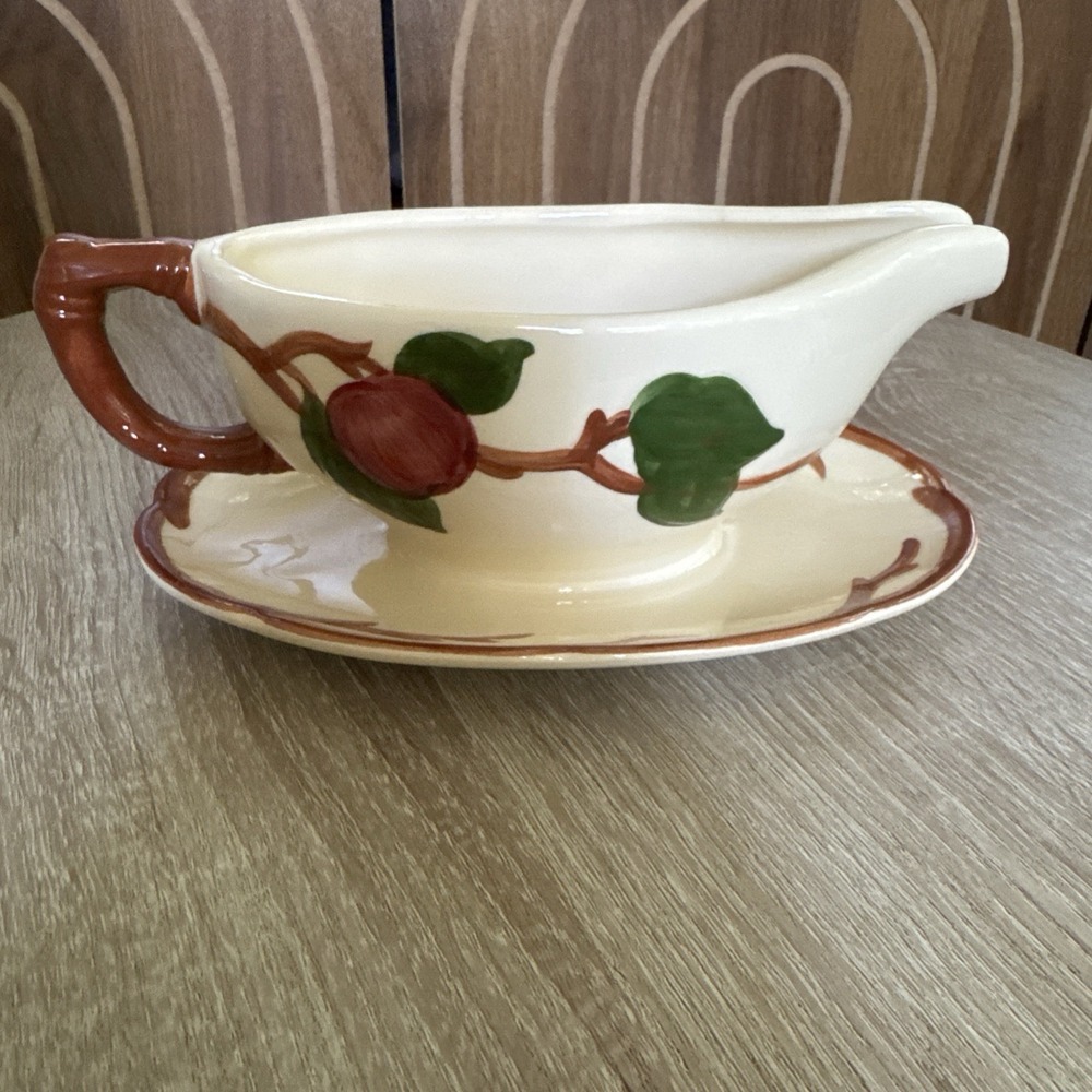 Franciscan Apple Gravy Boat Attached Underplate Vintage Excellent Condition